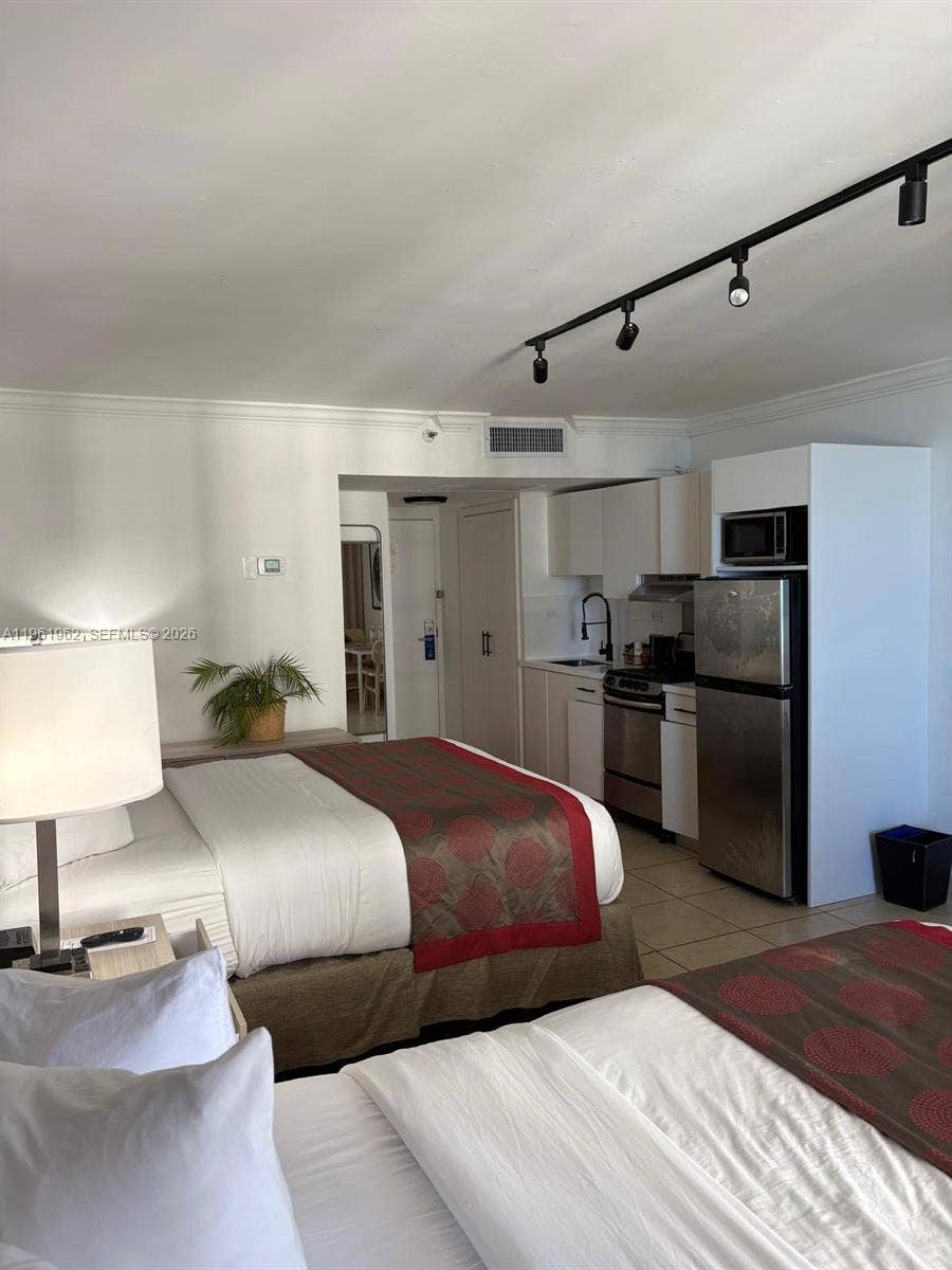 Property photo for 19201 Collins Avenue, #820, Sunny Isles Beach, FL