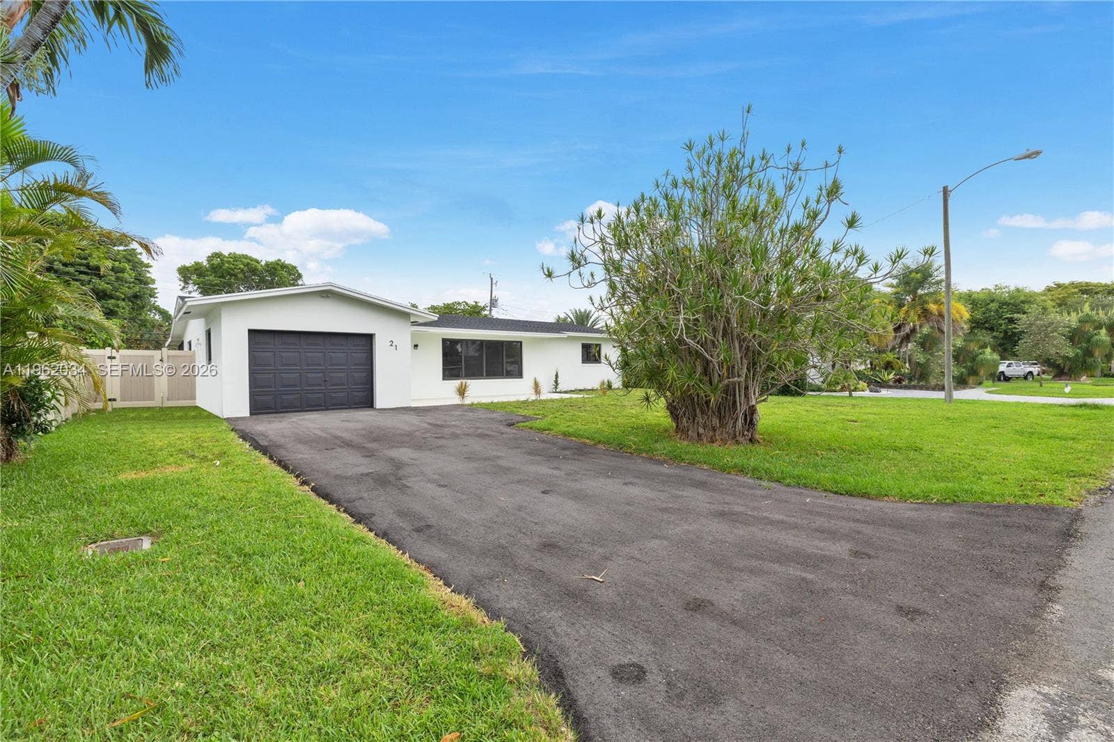 21 SE 7th Street, Pompano Beach, FL 33060 Photo 2