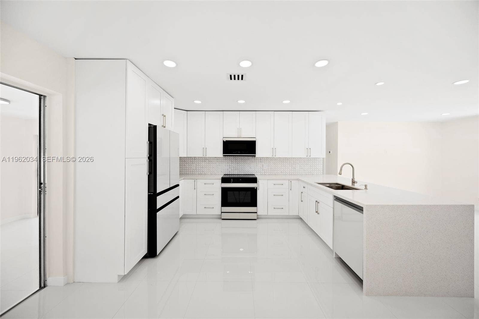 21 SE 7th Street, Pompano Beach, FL 33060 Photo 13