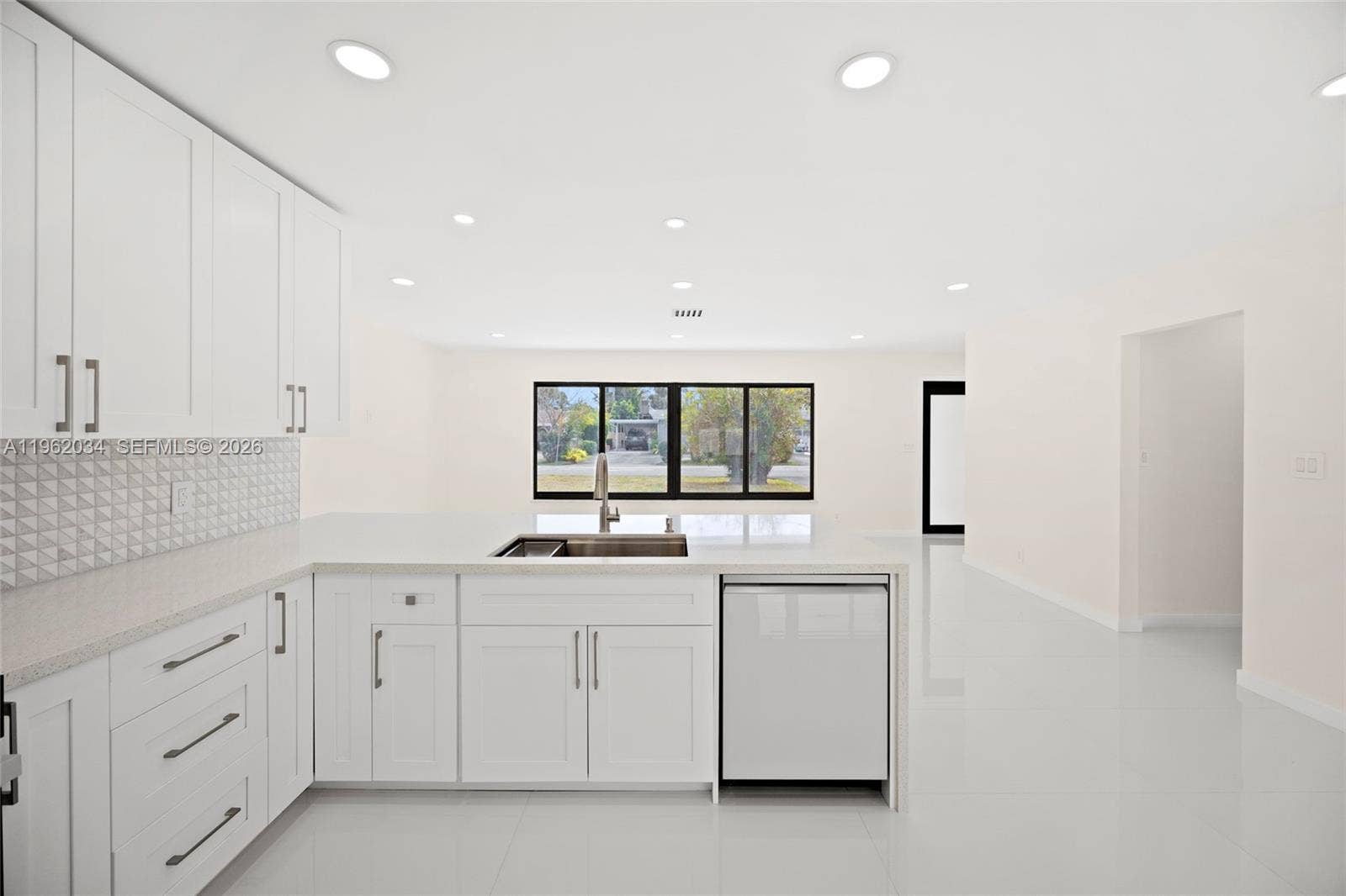 21 SE 7th Street, Pompano Beach, FL 33060 Photo 16