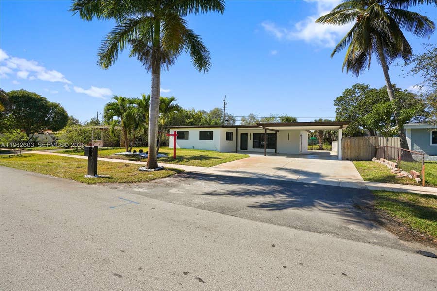 Property photo for 451 SW 38th Terrace, Fort Lauderdale, FL