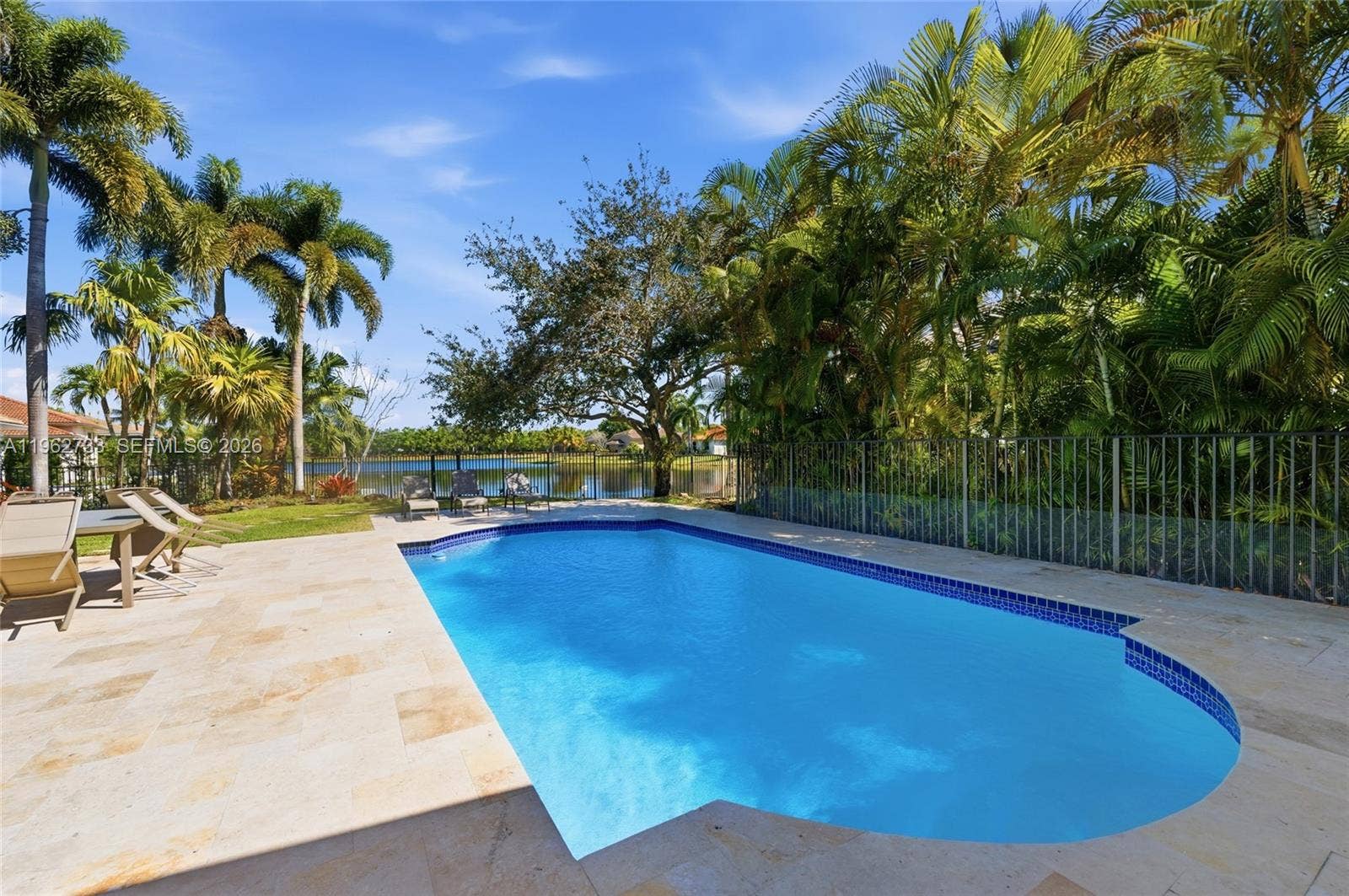 2562 Eagle Run Lane, Weston, FL 33327 Photo 2