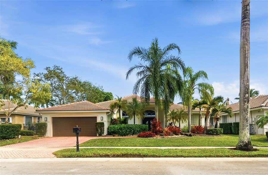 Property photo for 2562 Eagle Run Lane, Weston, FL