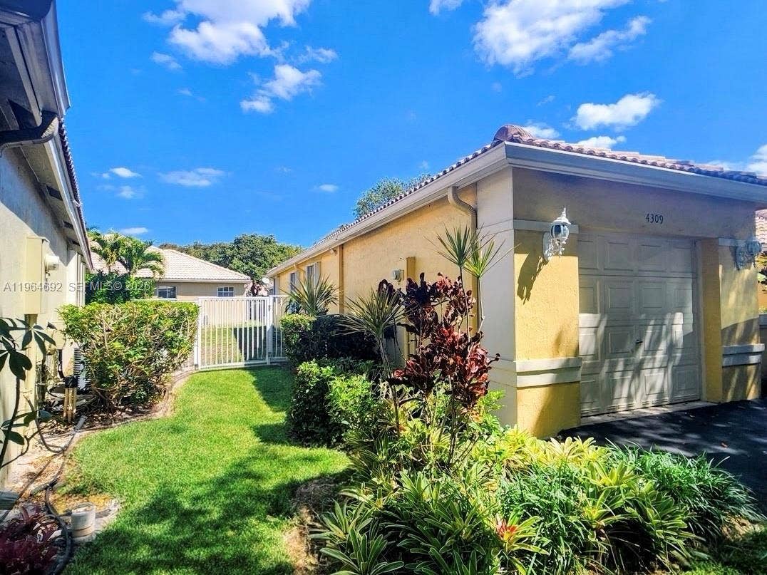 4309 Pine Ridge Court, Weston, FL 33331 Photo 4