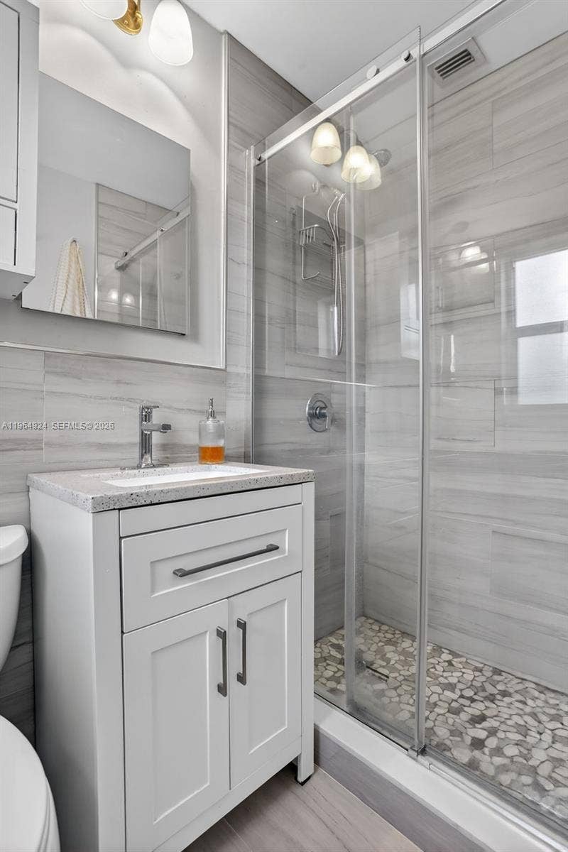 409 NW 28th Court, Wilton Manors, FL 33311 Photo 34