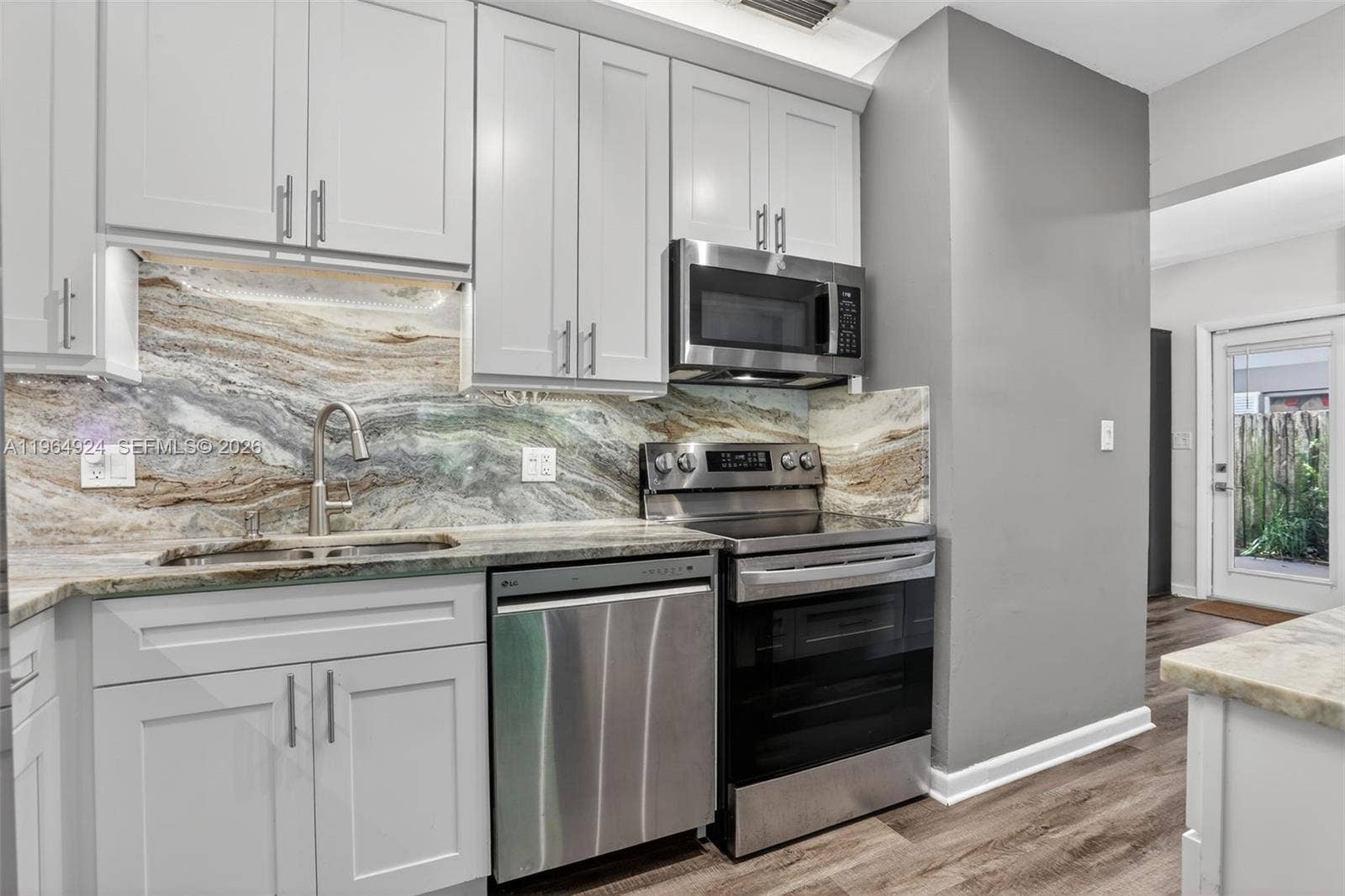 409 NW 28th Court, Wilton Manors, FL 33311 Photo 12