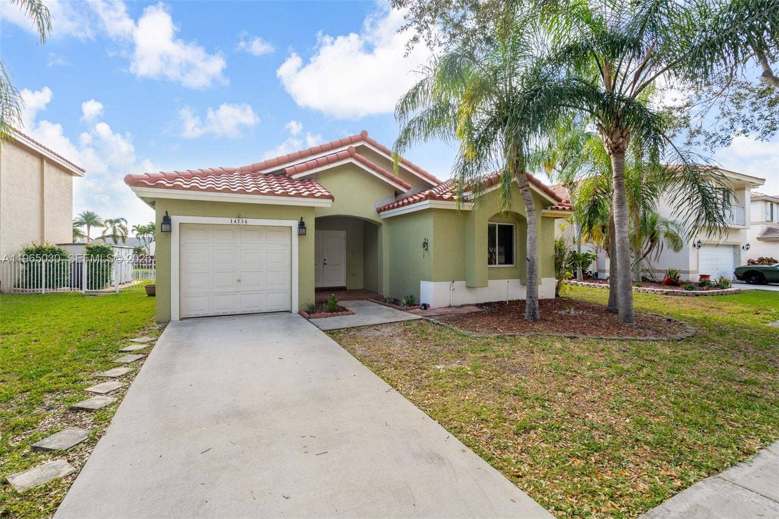 14734 Via Tivoli Court, Davie, FL 33325 Photo 2