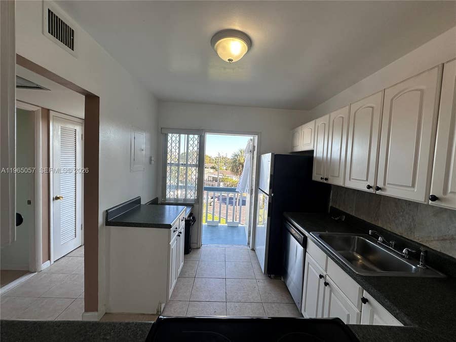 Property photo for 2223 Park Lane, #304, Hollywood, FL