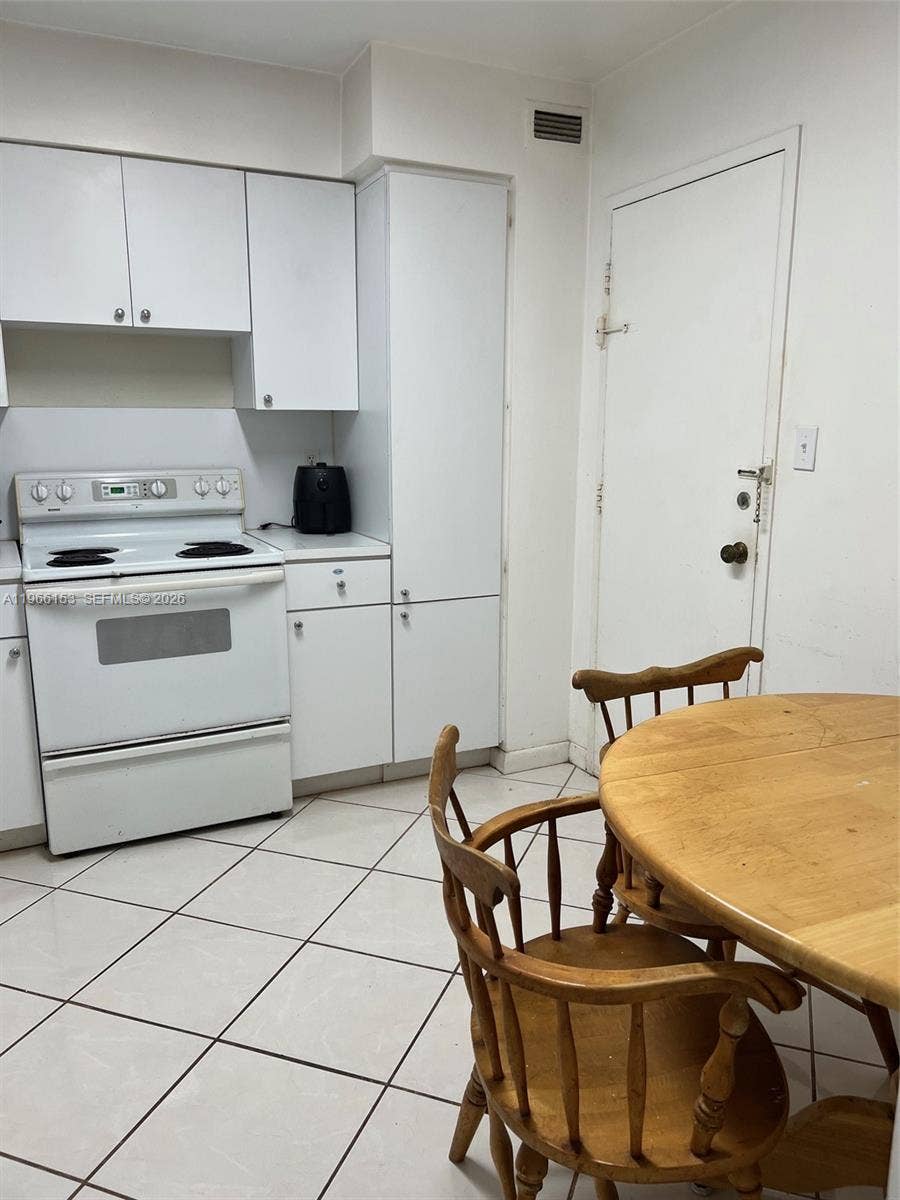 9225 Collins Avenue, #302, Surfside, FL 33154 Photo 11