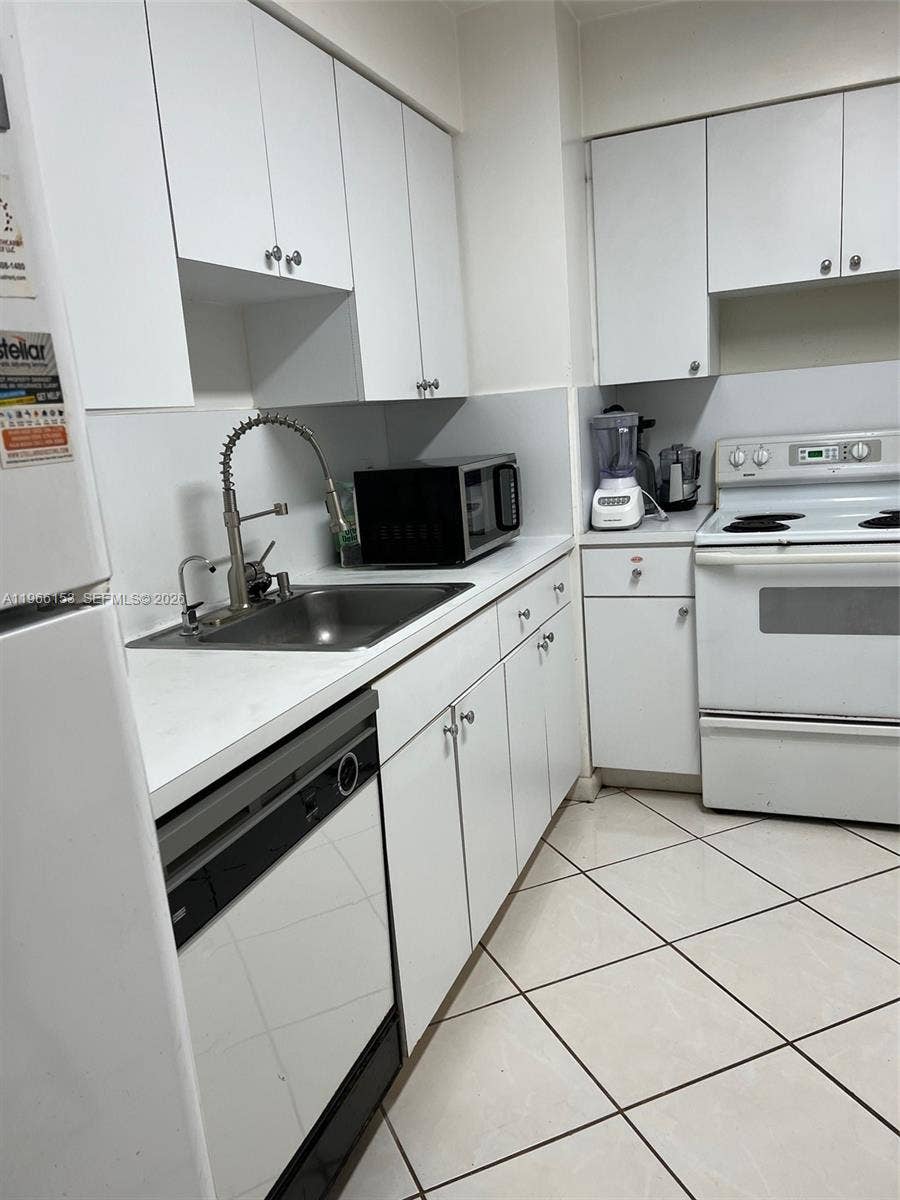 9225 Collins Avenue, #302, Surfside, FL 33154 Photo 12