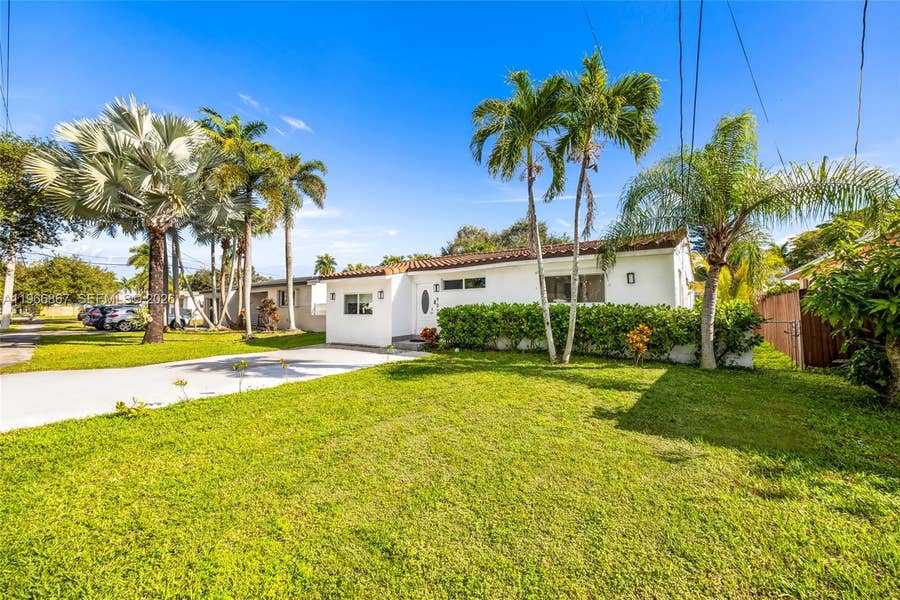 Property photo for 907 N Park Road, Hollywood, FL