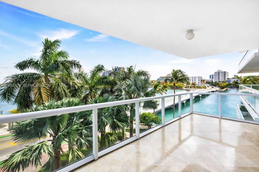 Property photo for 10 Venetian Way, #403, Miami Beach, FL