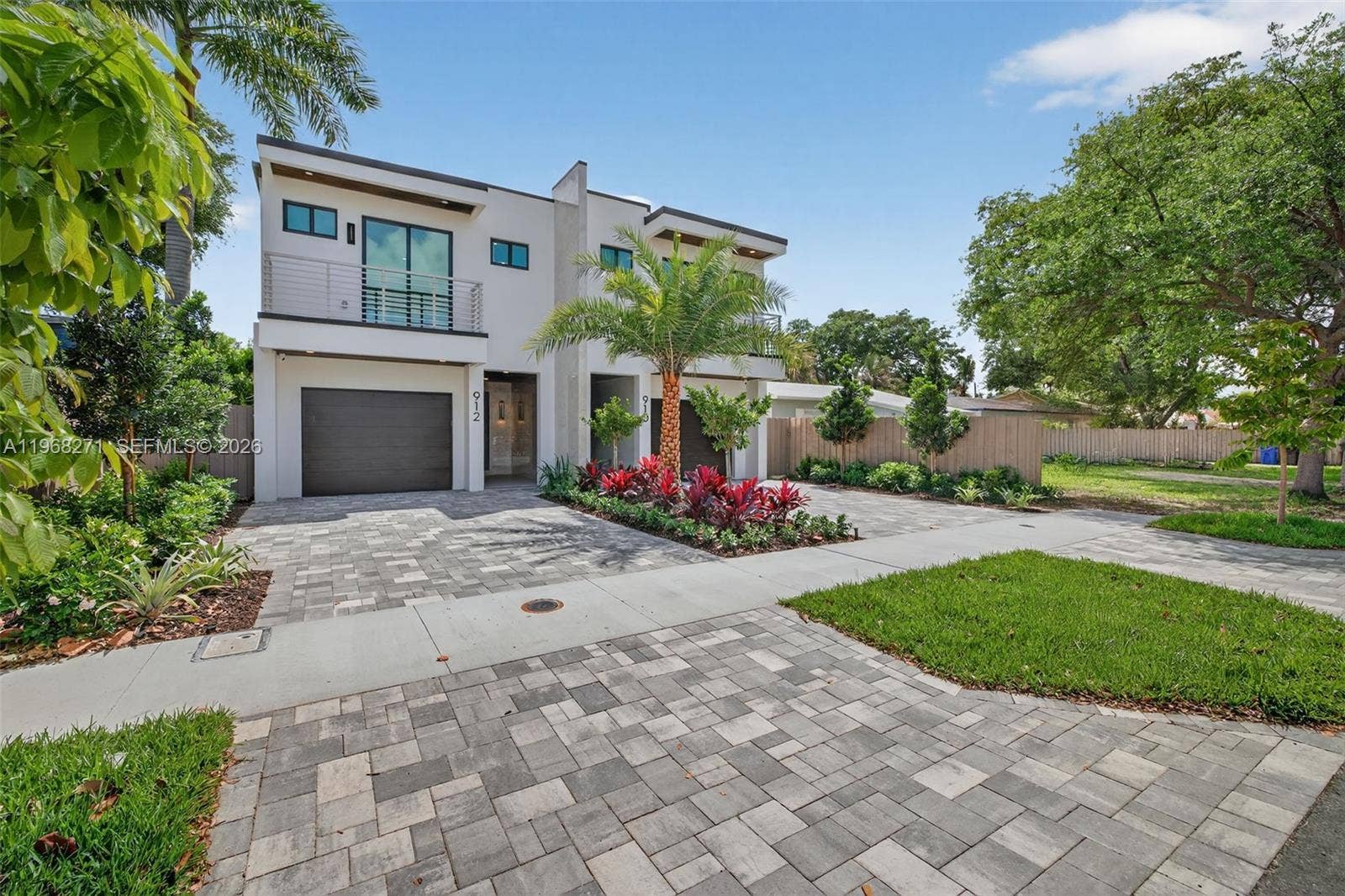 912 SE 13th Street, Fort Lauderdale, FL 33316 Photo 2