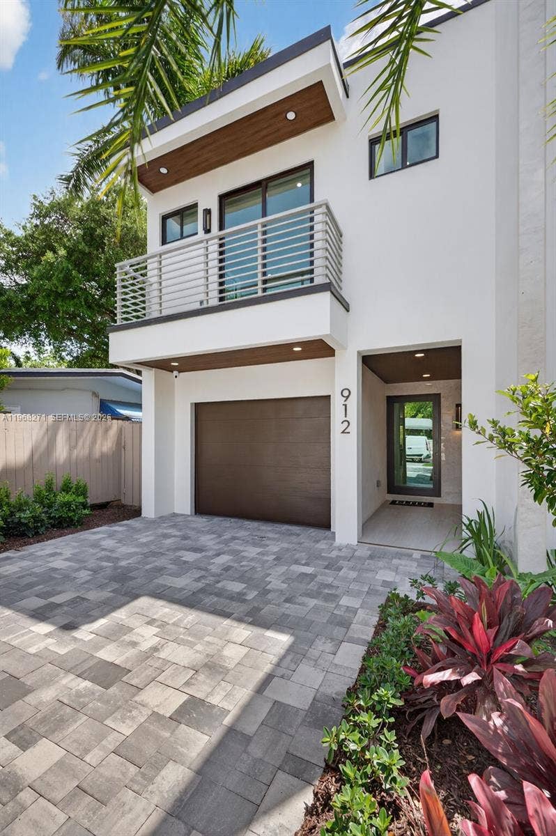912 SE 13th Street, Fort Lauderdale, FL 33316 Photo 4