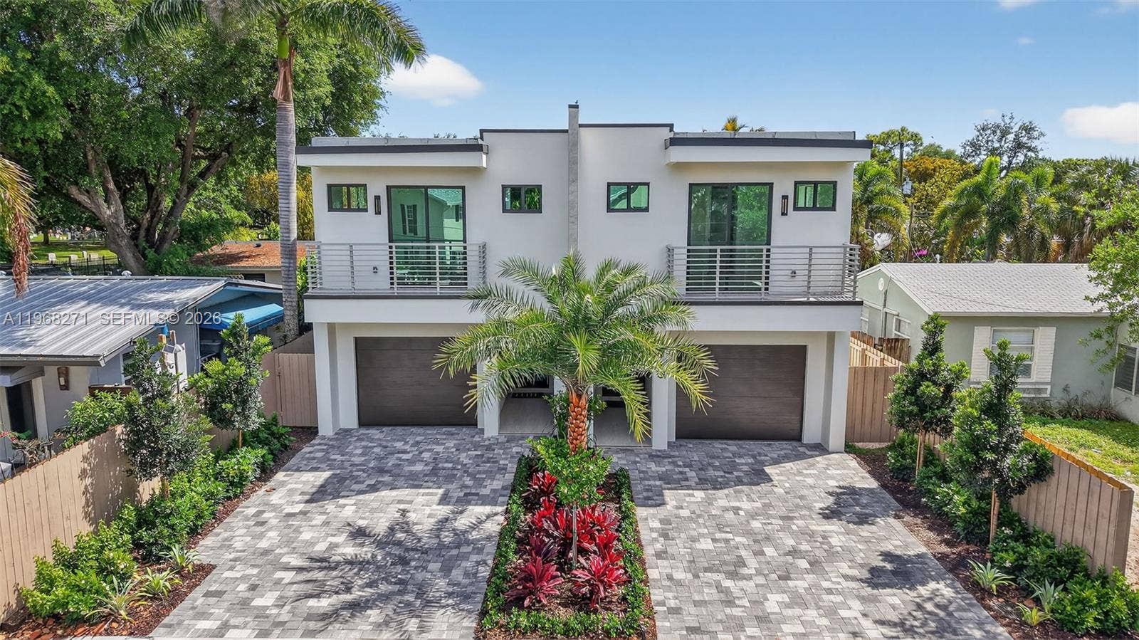 912 SE 13th Street, Fort Lauderdale, FL 33316 Photo 1