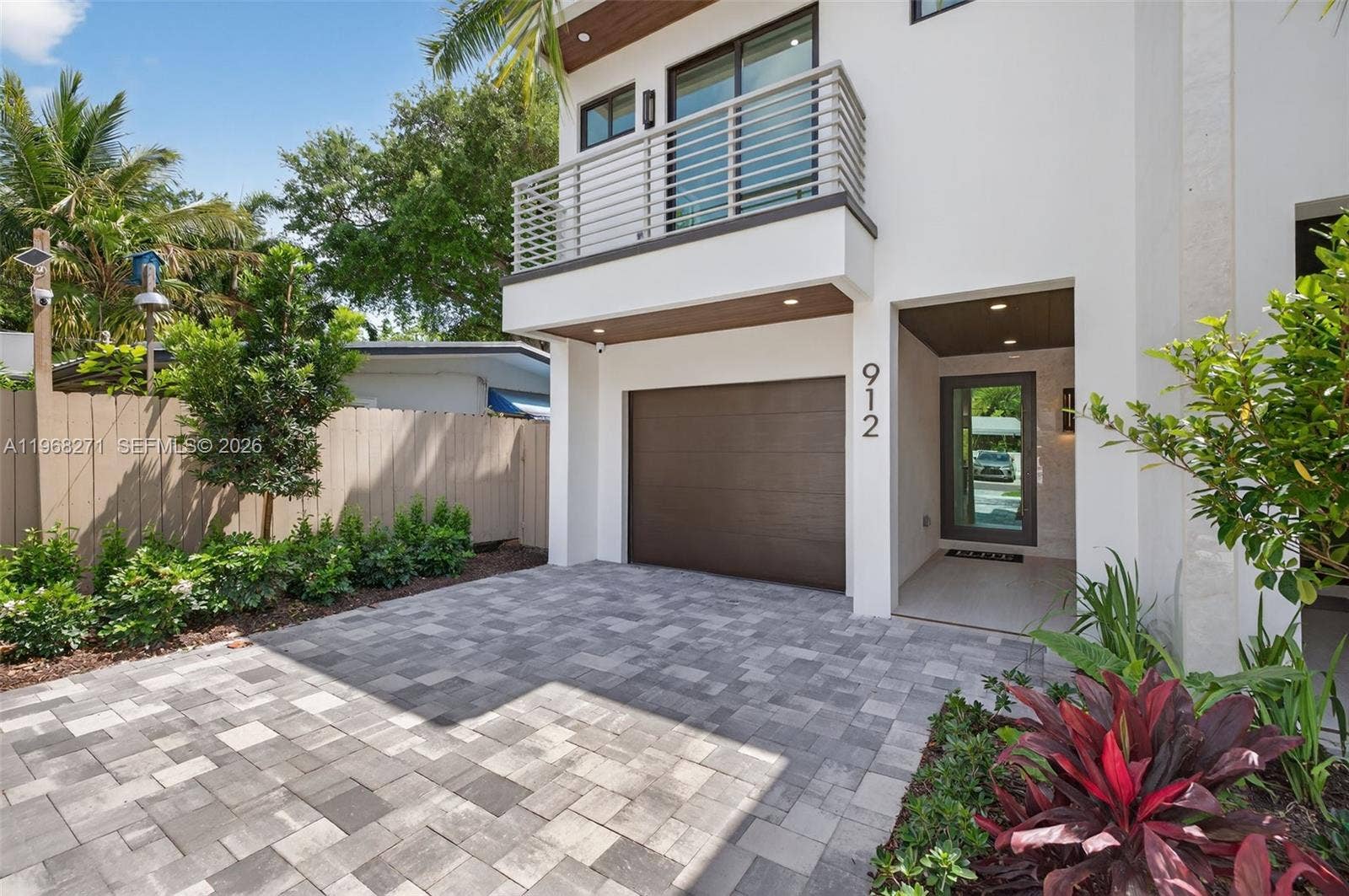 912 SE 13th Street, Fort Lauderdale, FL 33316 Photo 3
