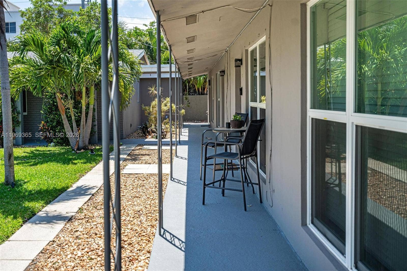 2201 NE 14th Avenue, Wilton Manors, FL 33305 Photo 2
