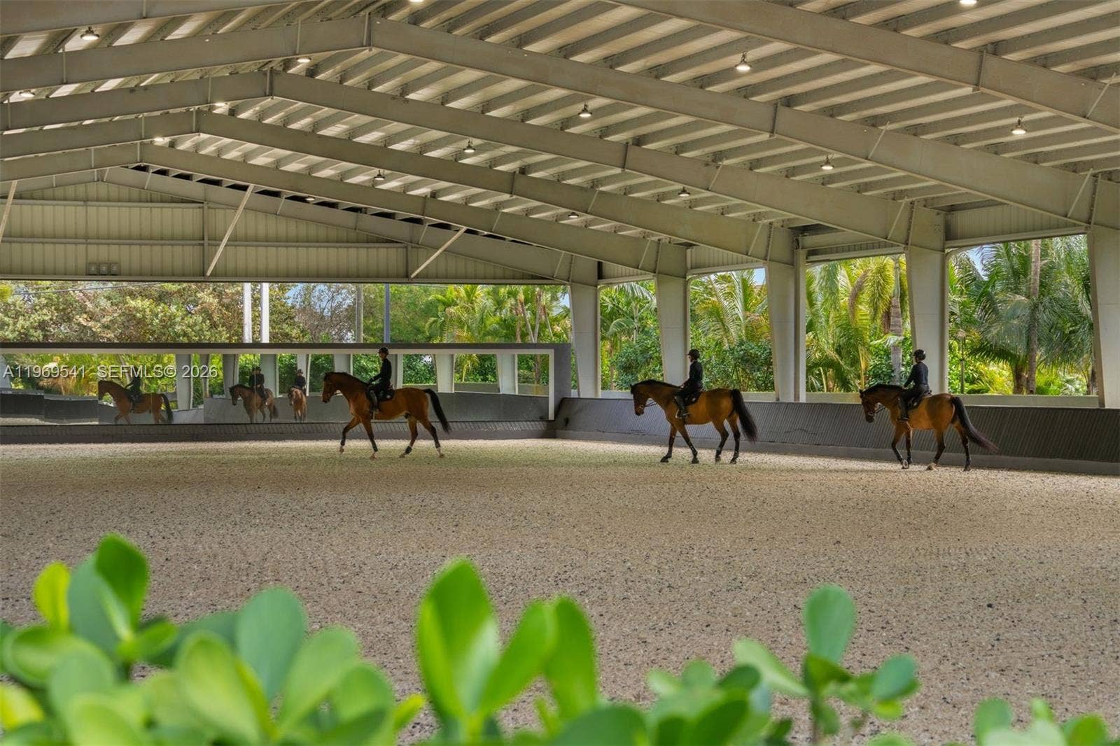 2625 SW 148th Avenue, Davie, FL 33331 One of Broward's largest covered indoor arenas with sprinklers, lighting, and professional footing. (100' x 200')