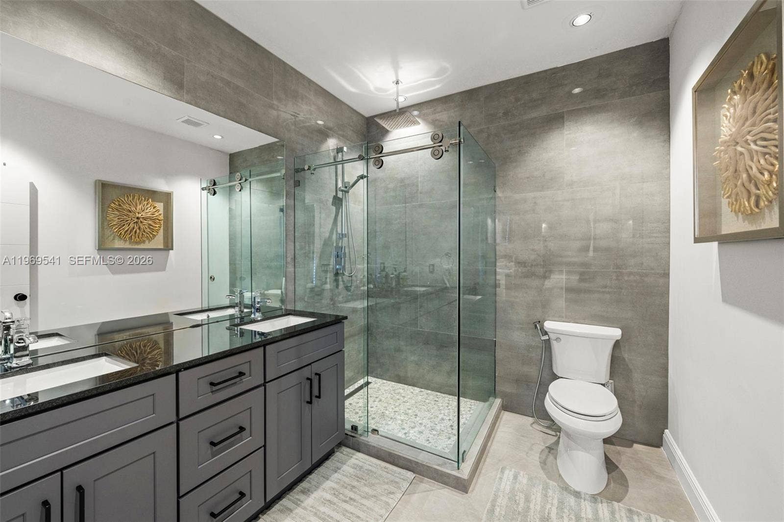 2625 SW 148th Avenue, Davie, FL 33331 Bathroom on the 2nd floor.