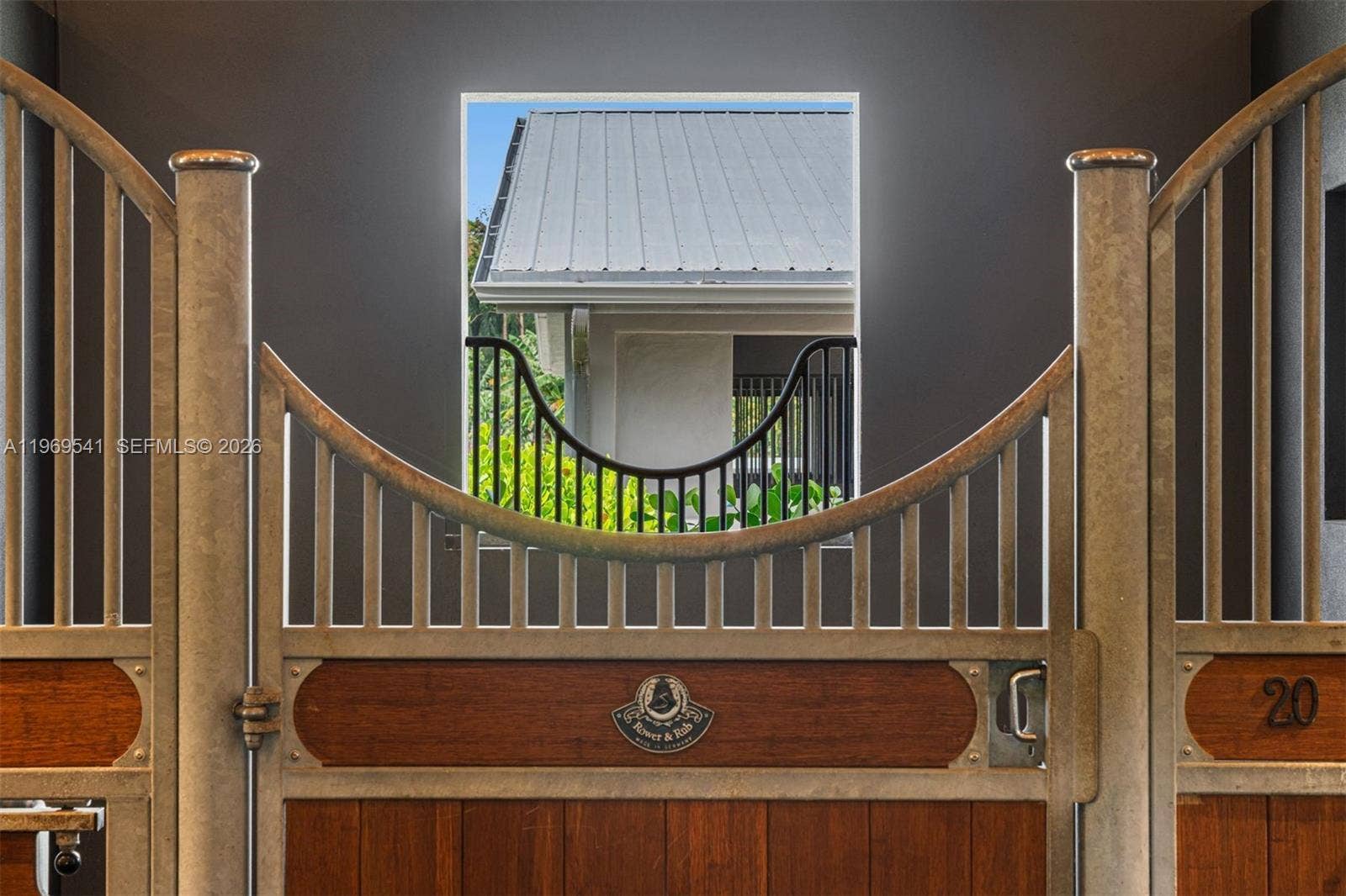 2625 SW 148th Avenue, Davie, FL 33331 Rower & Rub stalls.