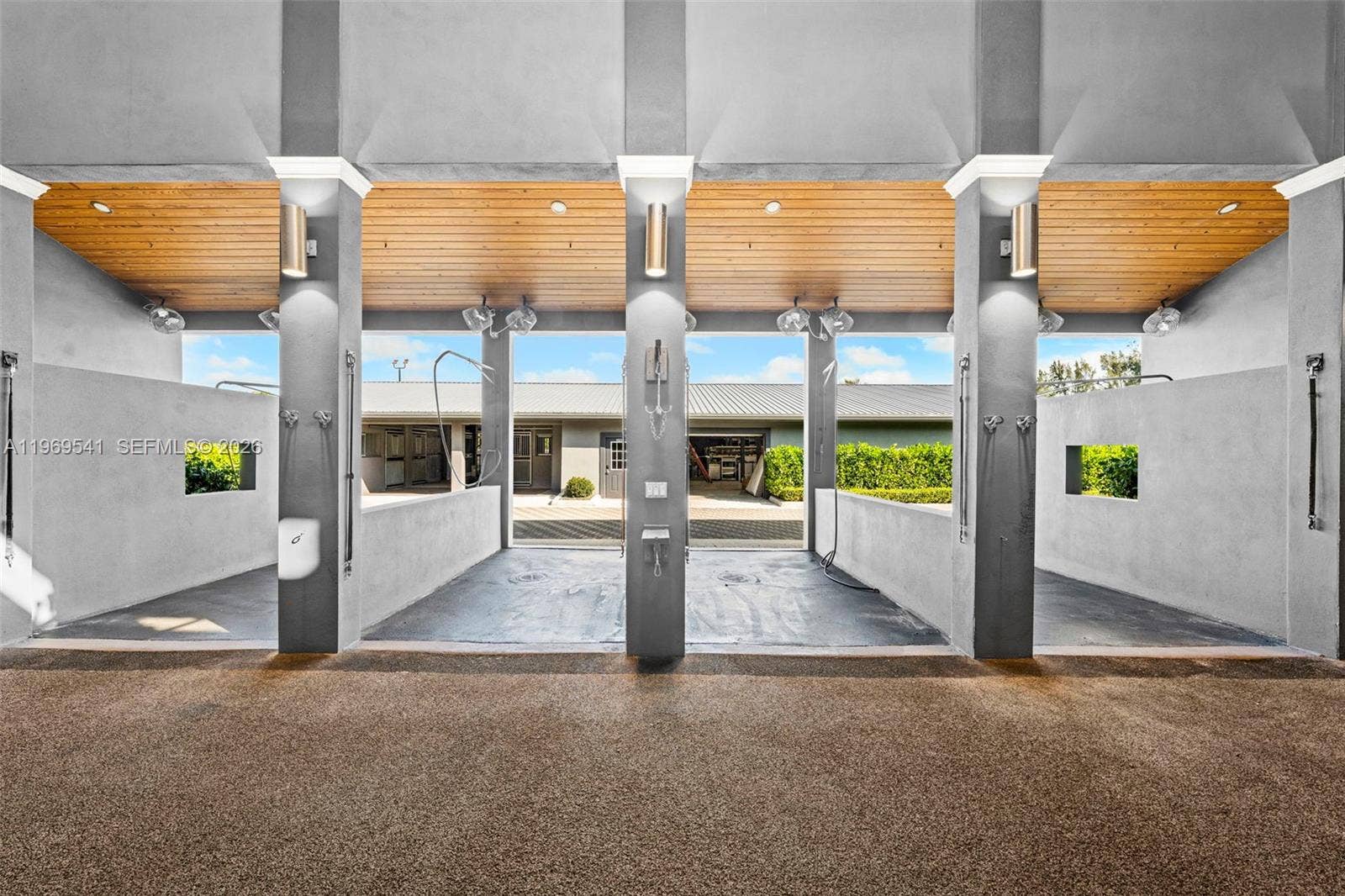 2625 SW 148th Avenue, Davie, FL 33331 Wash stalls.