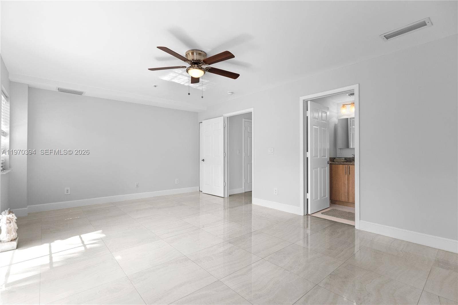 621 NE 8th Avenue, Fort Lauderdale, Fort Lauderdale, FL 33304 with private outdoor space