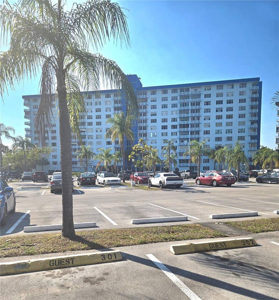 Property photo for 4001 Hillcrest Drive, #909, Hollywood, FL