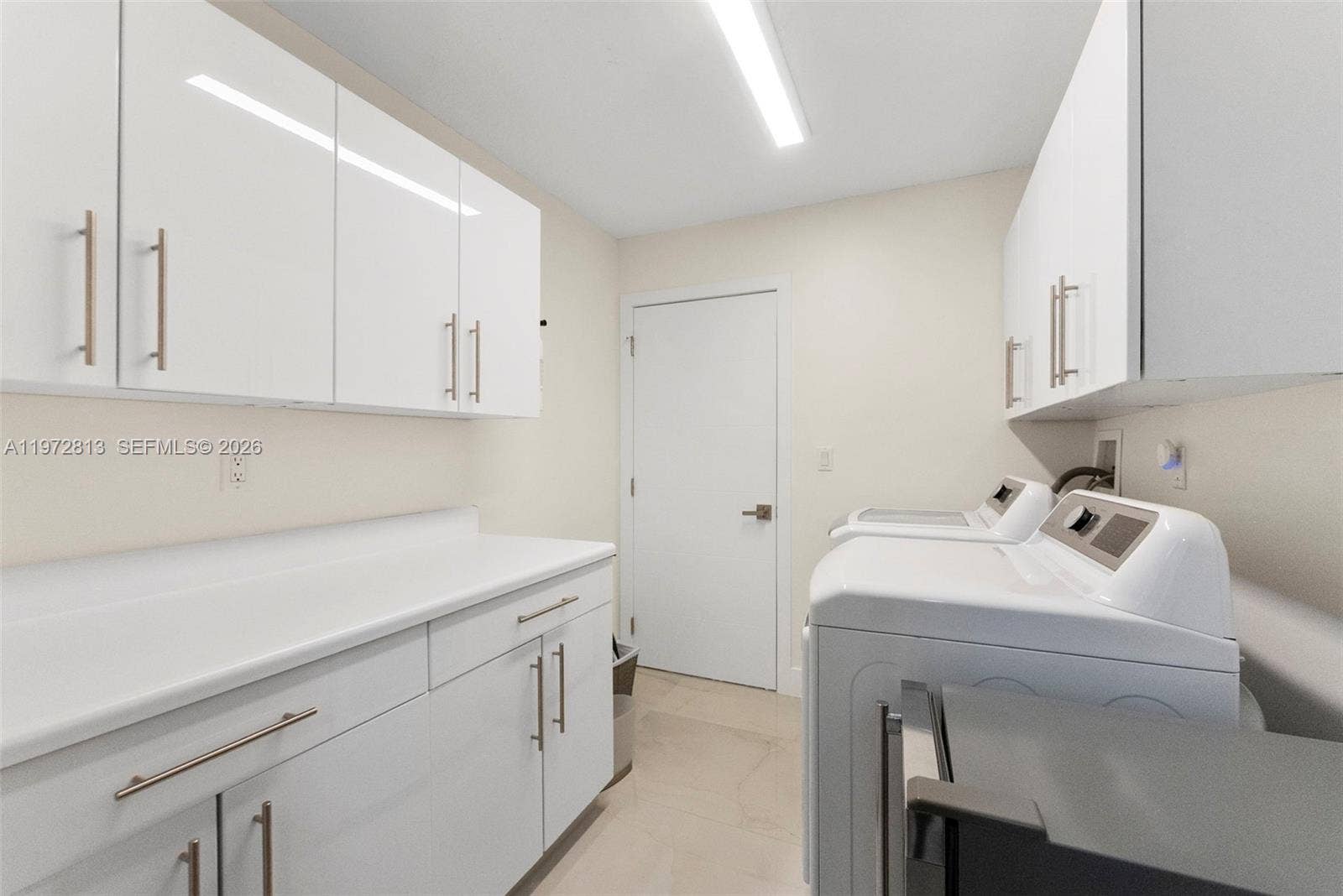 76 Isle Of Venice Drive, #H, Fort Lauderdale, FL 33301 Full size laundry w/storage