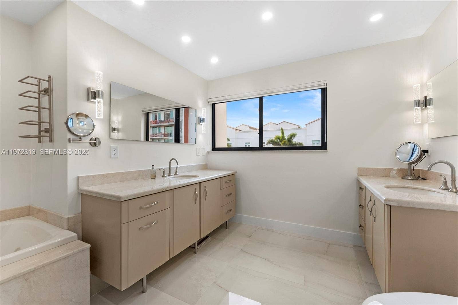76 Isle Of Venice Drive, #H, Fort Lauderdale, FL 33301 His & Hers vanities