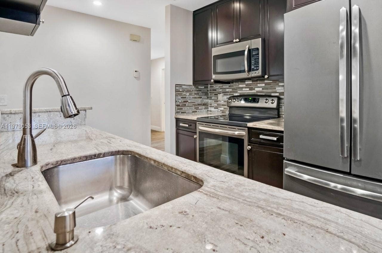 349 NW 94th Terrace, Plantation, FL 33324 Photo 2
