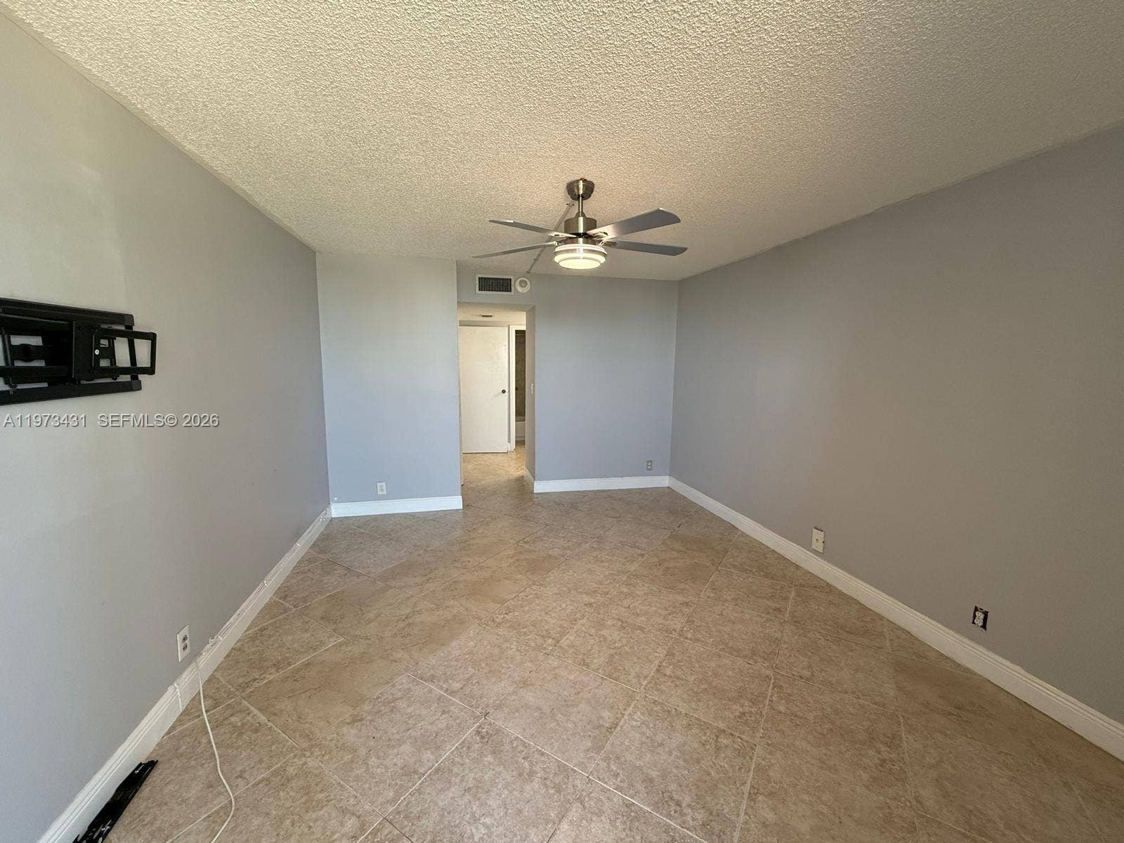 100 Bayview Drive, #610, Sunny Isles Beach, Sunny Isles Beach, FL 33160 Photo 10
