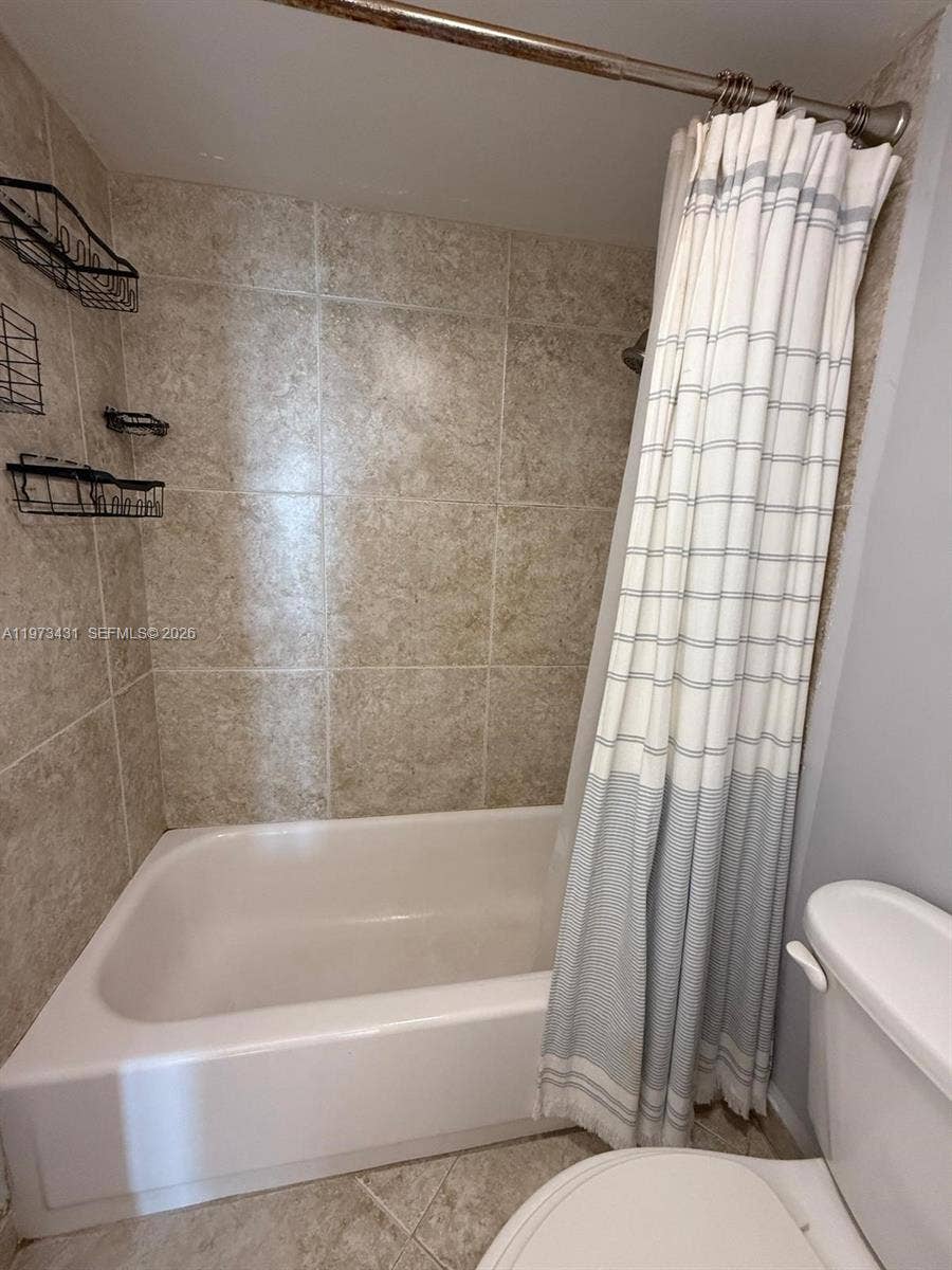 100 Bayview Drive, #610, Sunny Isles Beach, Sunny Isles Beach, FL 33160 Photo 13