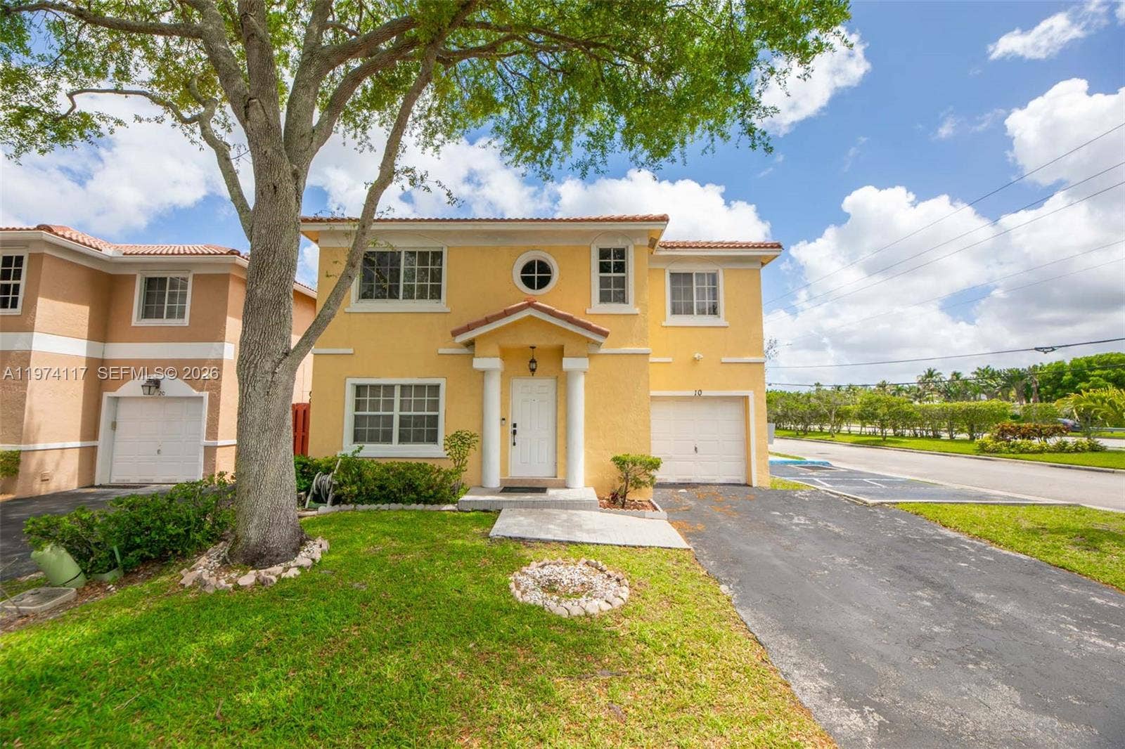 10 NW 110th Avenue, Plantation, FL 33324 Photo 2