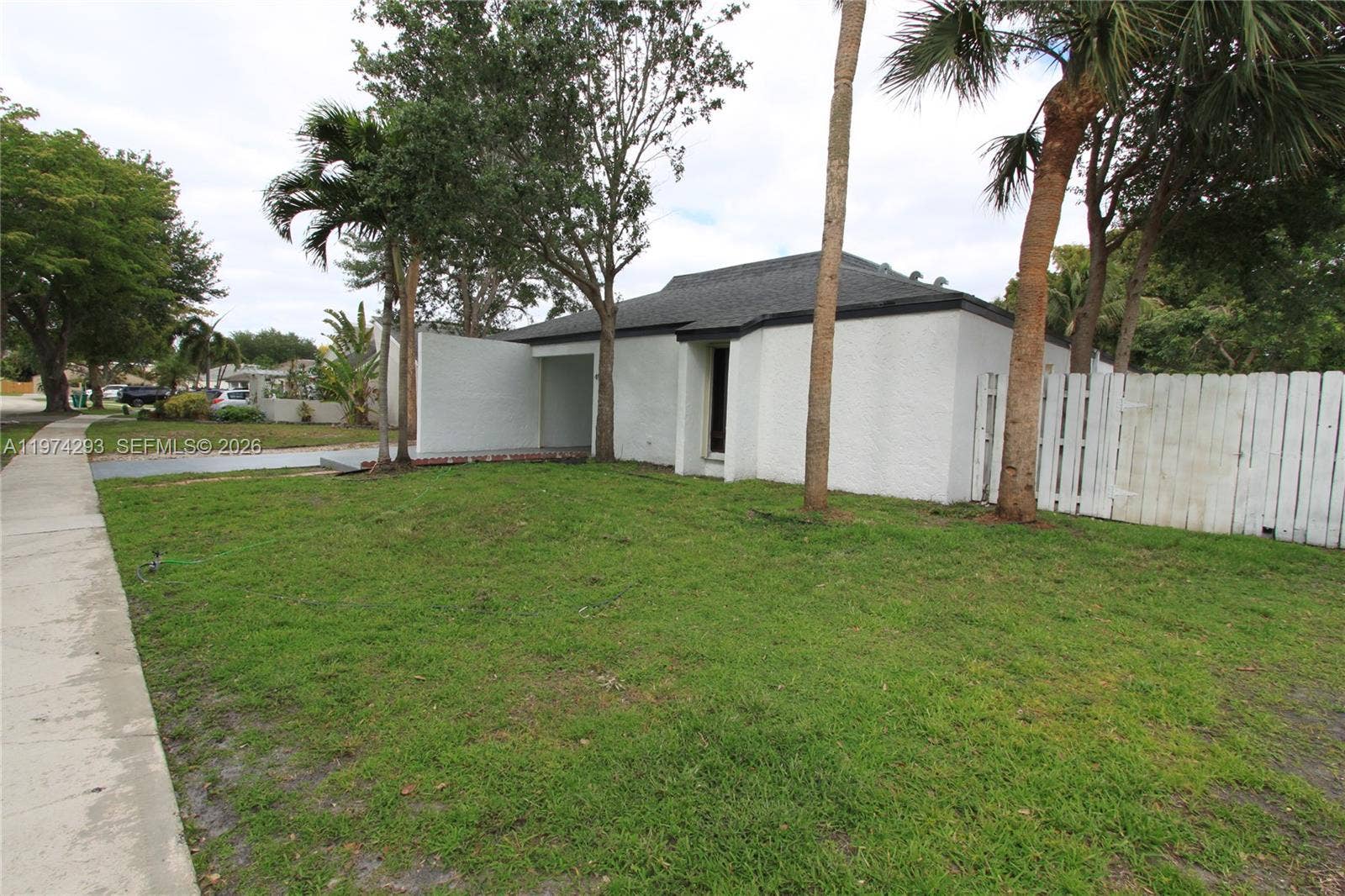 4940 SW 94th Way, Cooper City, FL 33328 Photo 2