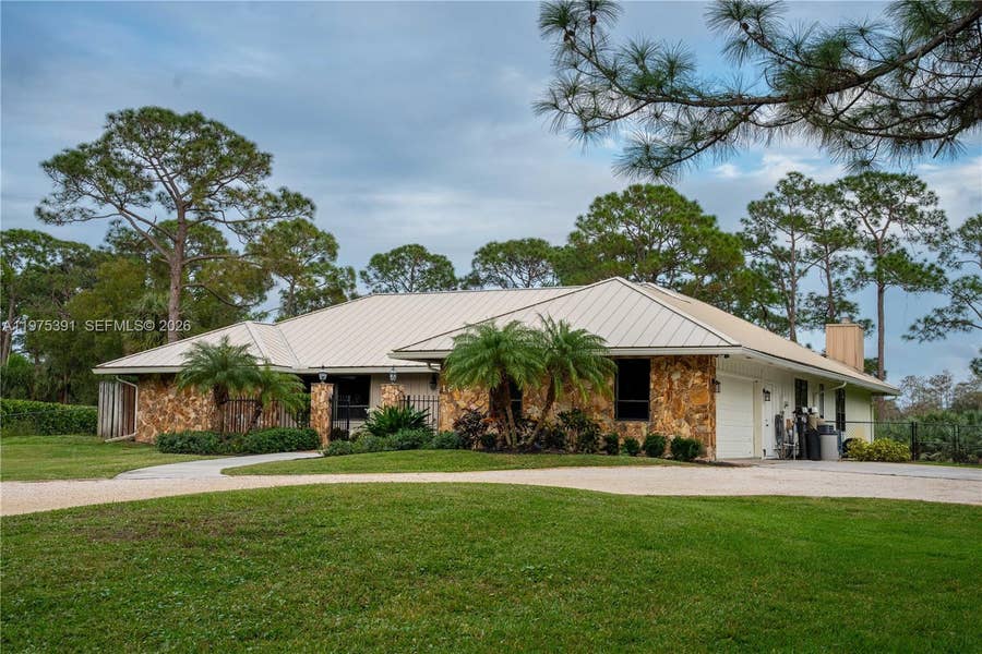 Property photo for 1872 SE Colony Way, Jupiter, FL