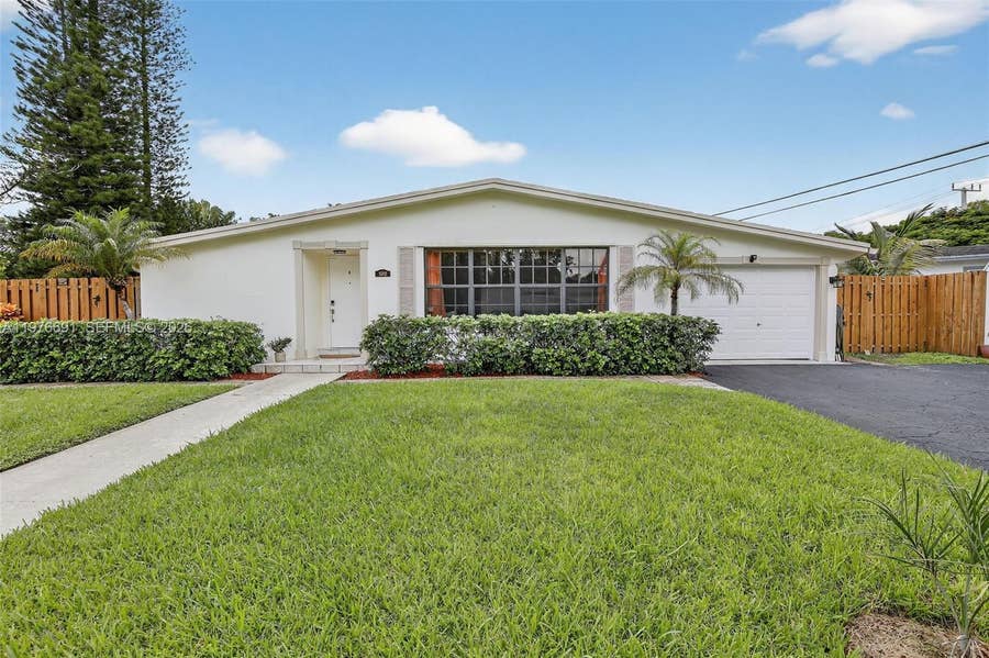 Property photo for 5260 Redwood Court, Plantation, FL