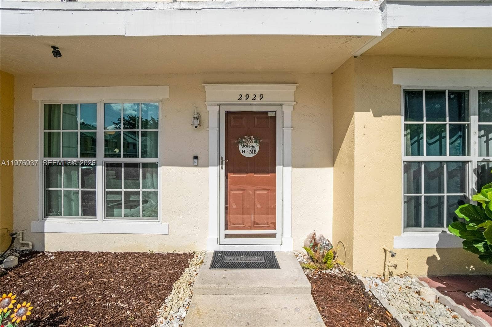 2929 Dorchester Lane, Cooper City, FL 33026 Photo 2