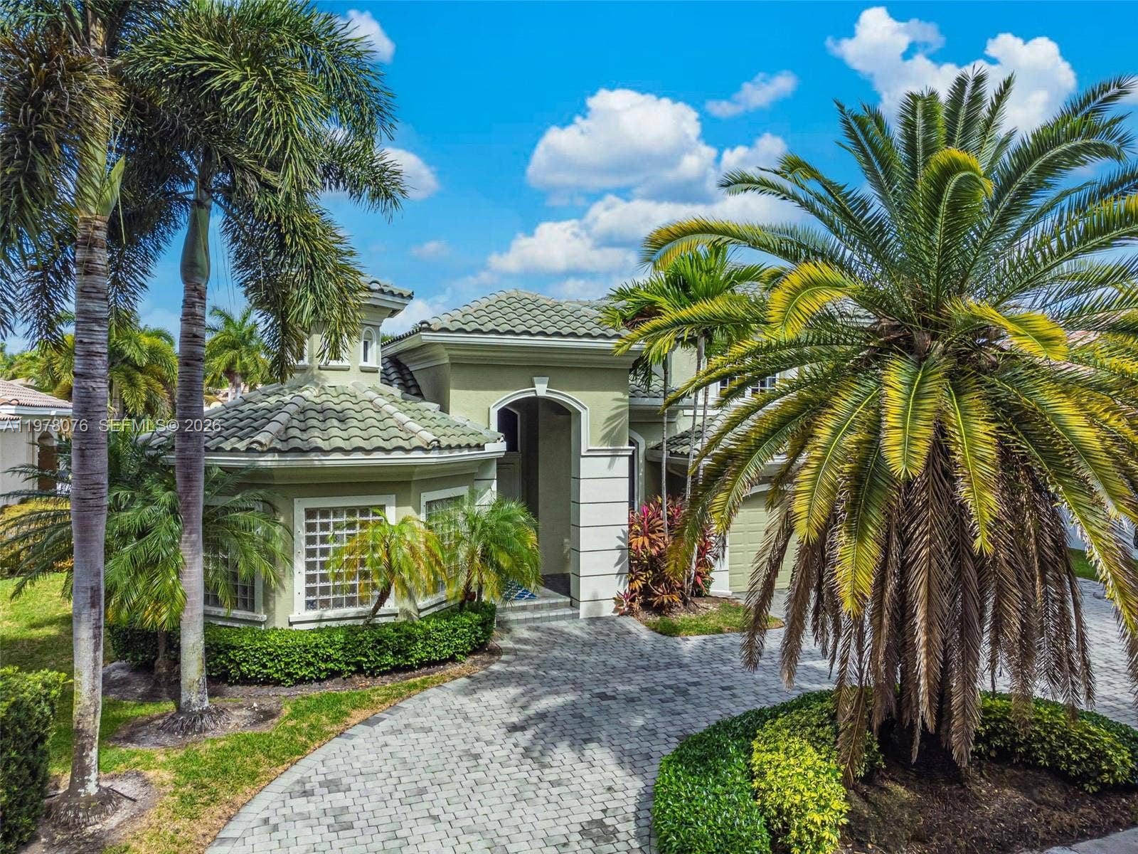 10221 Blue Palm Street, Plantation, FL 33324 Photo 3