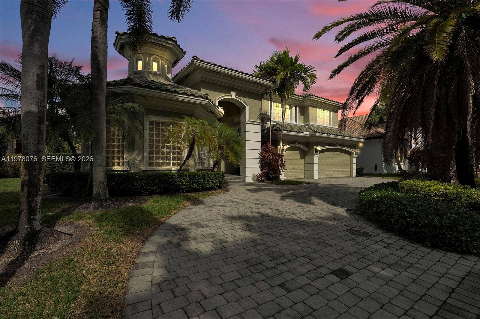 10221 Blue Palm Street, Plantation, FL 33324 Photo 2