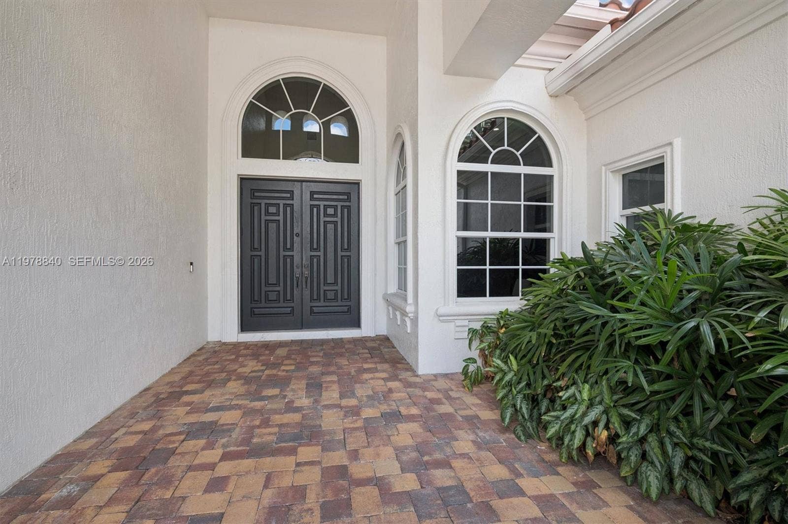 12922 Grand Oaks Drive, Davie, FL 33330 Photo 2
