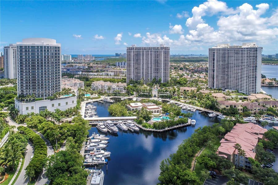 Property photo for 1000 Island Boulevard, #1812, Aventura, FL