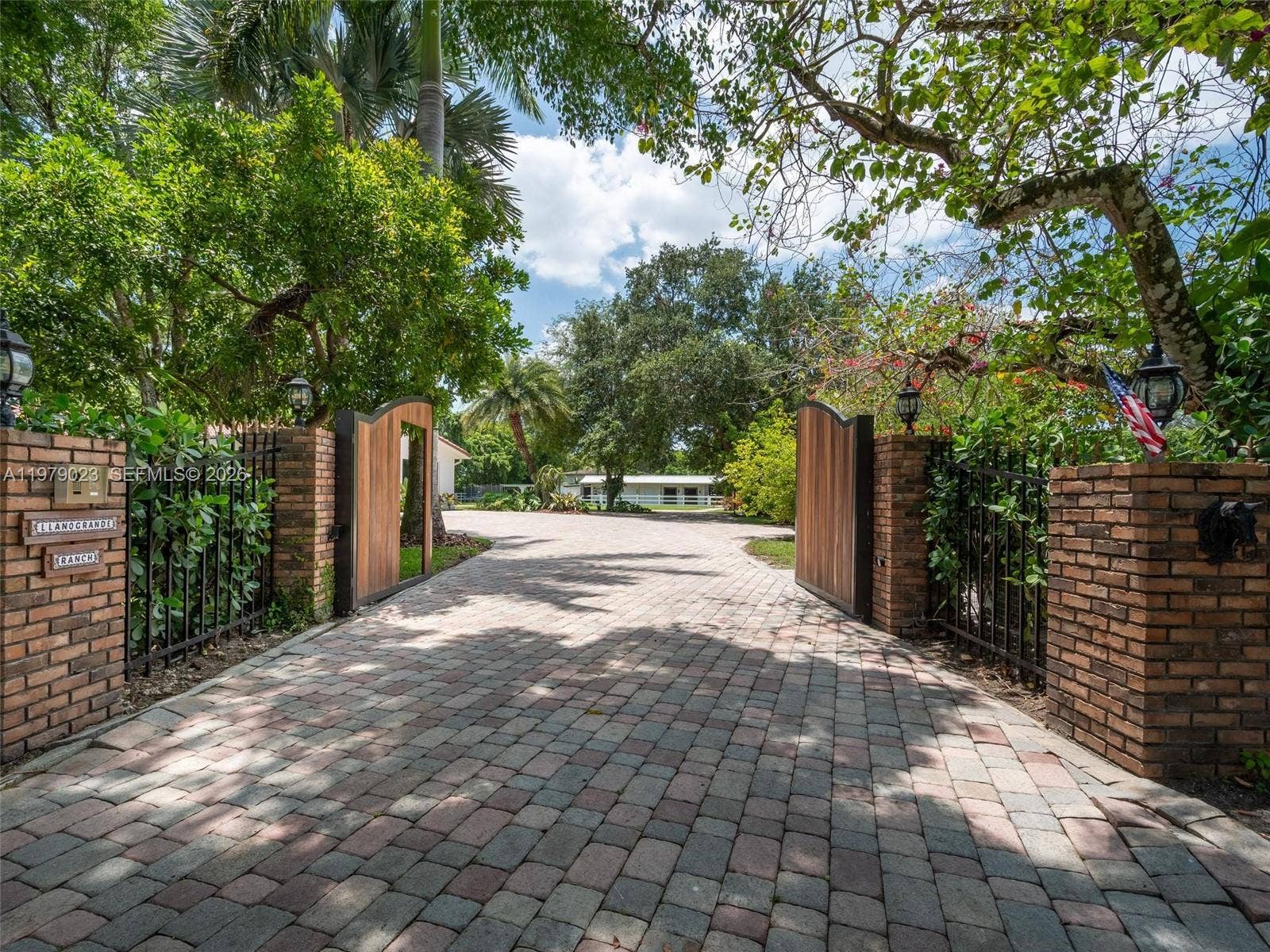 17220 SW 46th Street, Southwest Ranches, FL 33331 Photo 2