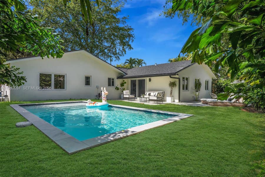 Property photo for 117 NE 20th Street, Wilton Manors, FL