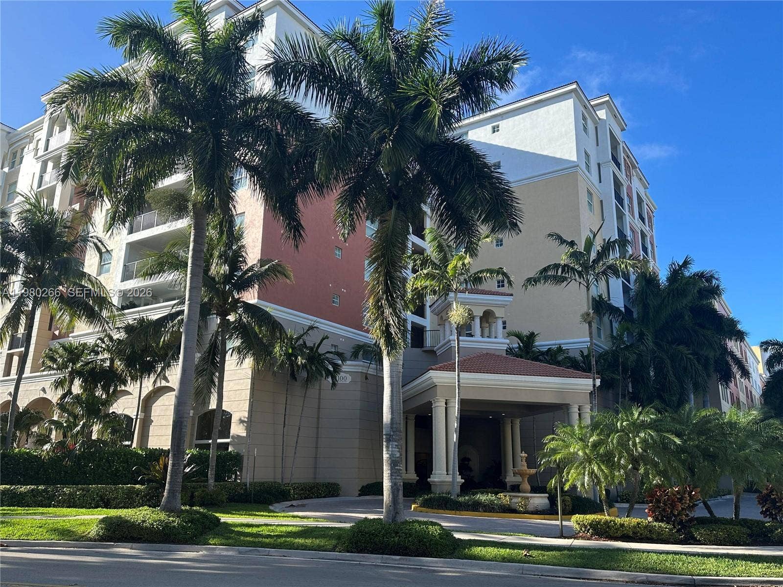 17100 N Bay Road, #1904, Sunny Isles Beach, FL 33160 Photo 1