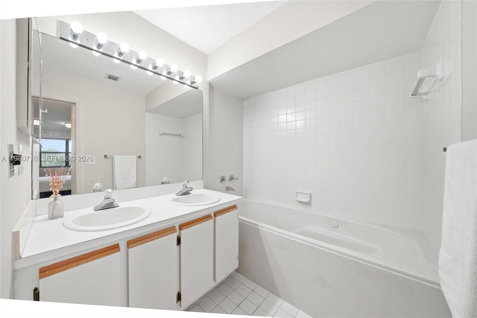 567 Racquet Club Road, #18, Weston, FL 33326 Photo 32