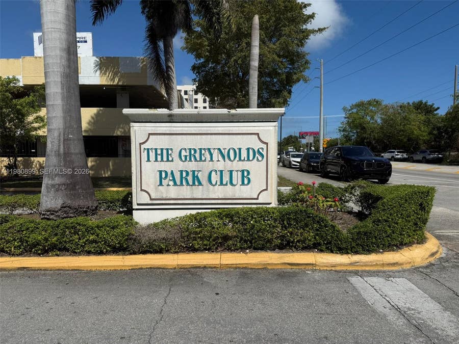 Property photo for 17890 W Dixie Highway, #106, North Miami Beach, FL