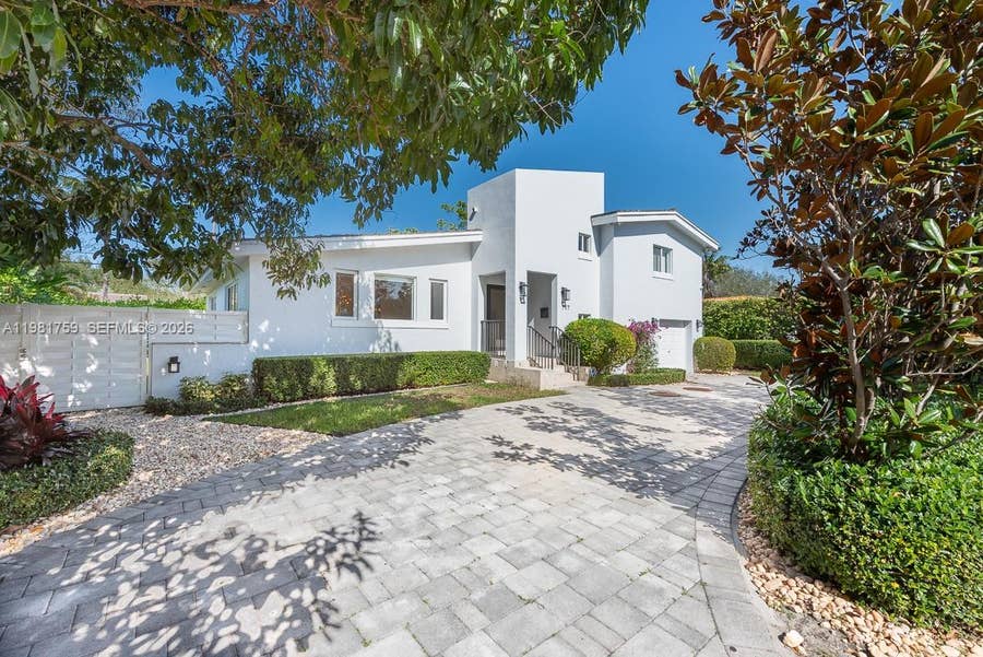 Property photo for 717 Benevento Avenue, Coral Gables, FL