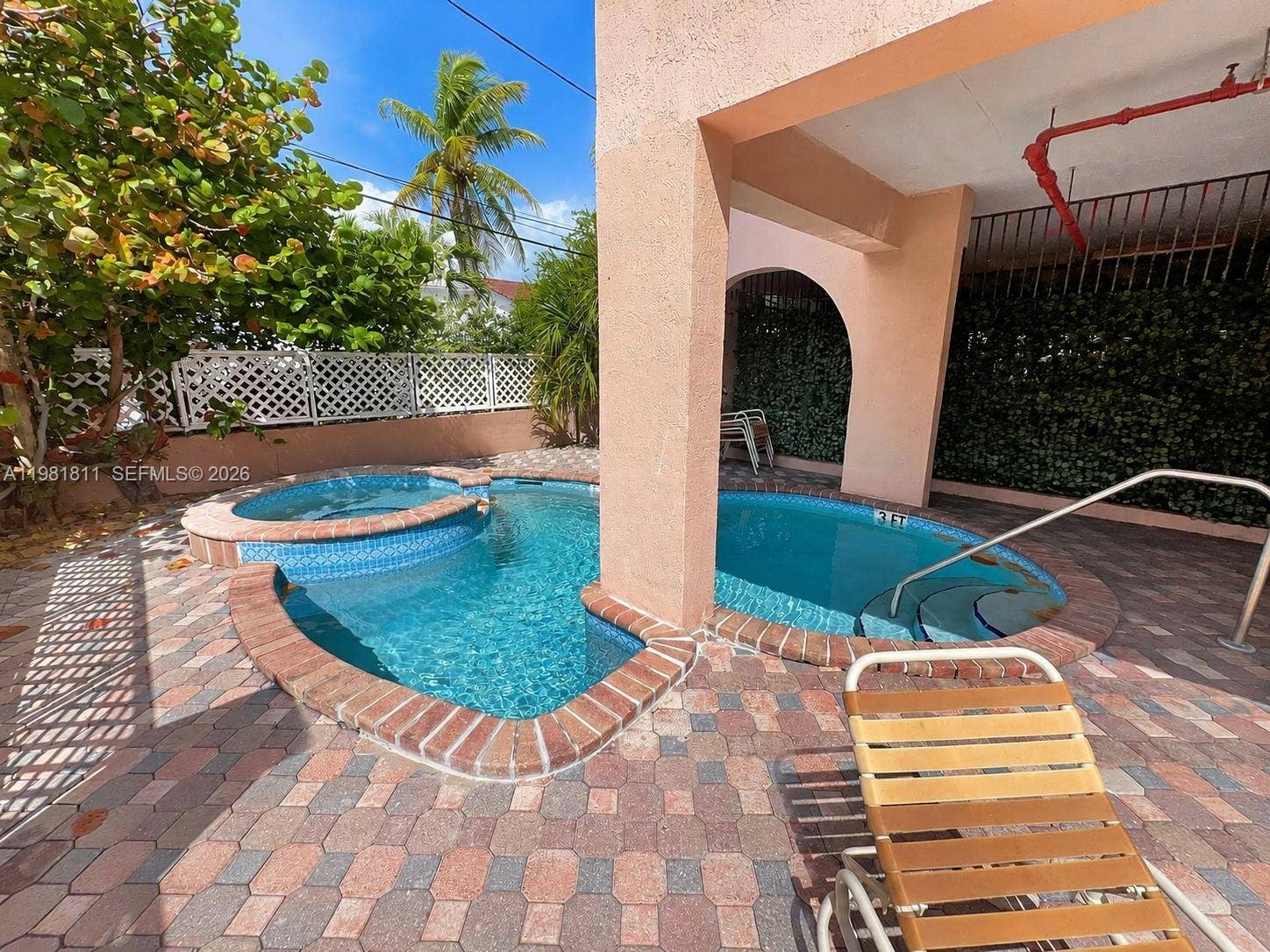 8816 Collins Avenue, #105, Surfside, FL 33154 POOL_CLOSEUP