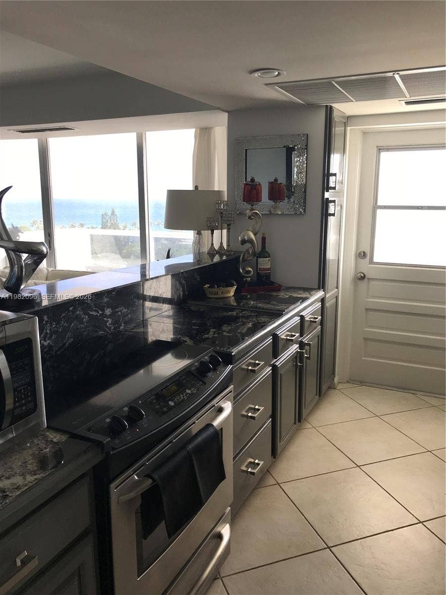 2841 N Ocean Boulevard, #1208, Fort Lauderdale, Fort Lauderdale, FL 33308 Photo 3