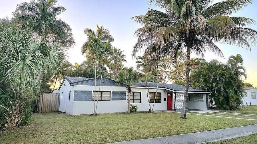 Property photo for 521 E Evanston Circle, Fort Lauderdale, FL